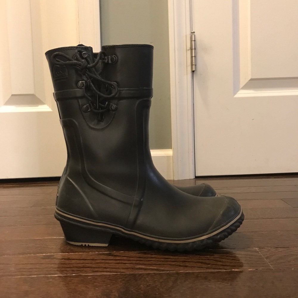 Sorel Conquest Carly Glow Rain Boot